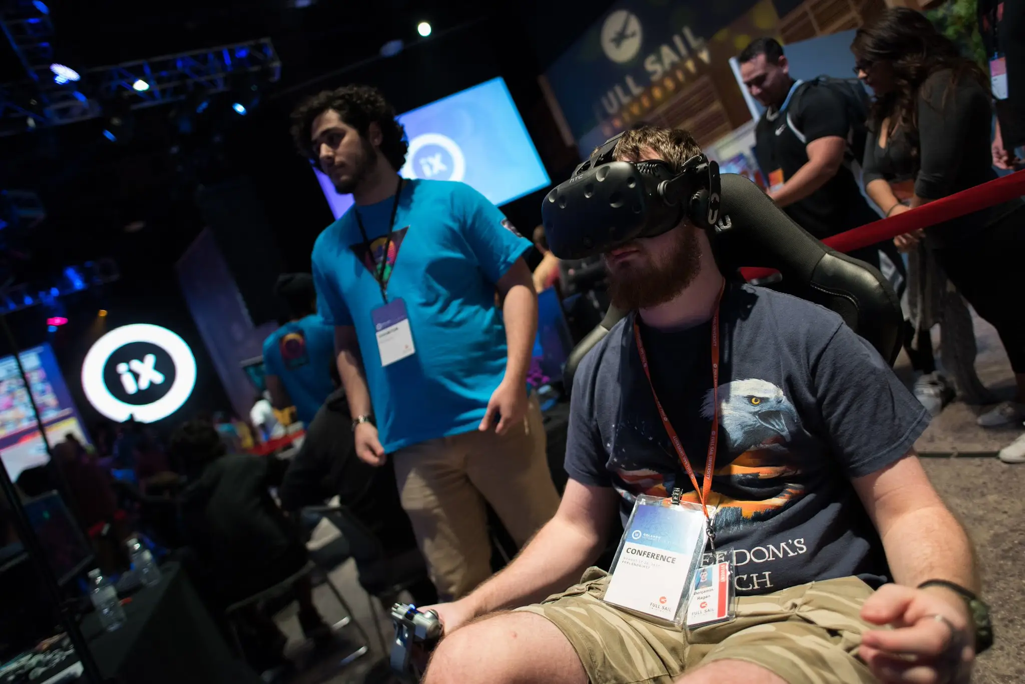 OrlandoiX 2017, man playing with video headset 